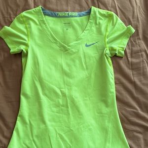 XS nike pro tshirt